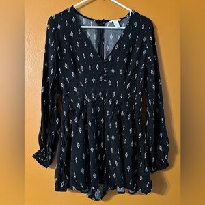 Forever 21 Black and White Patterned Long Sleeve Romper